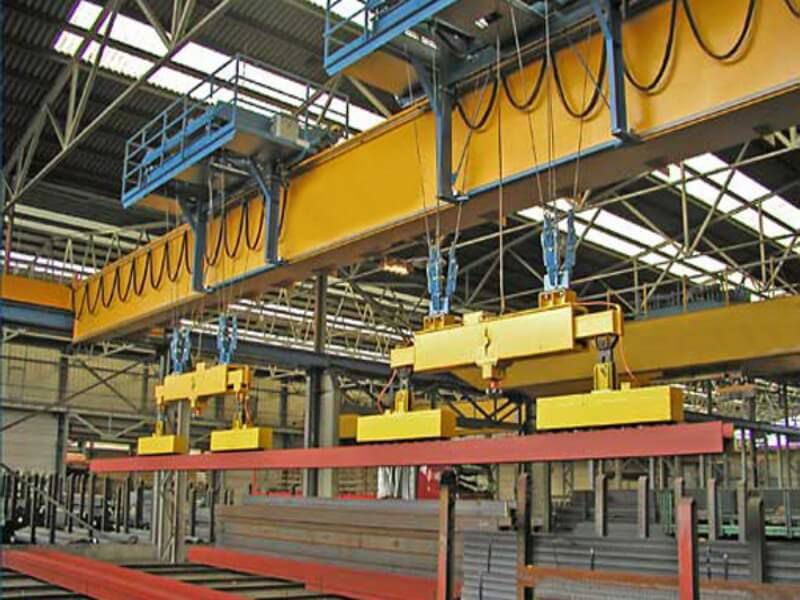 Overhead Magnet Crane with Rotating Traverse Beam Magnet Spreader