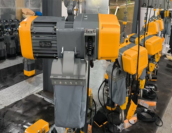 European Electric Chain Hoist 1-Ton Successfully Delivered to German Metal Processing Plant