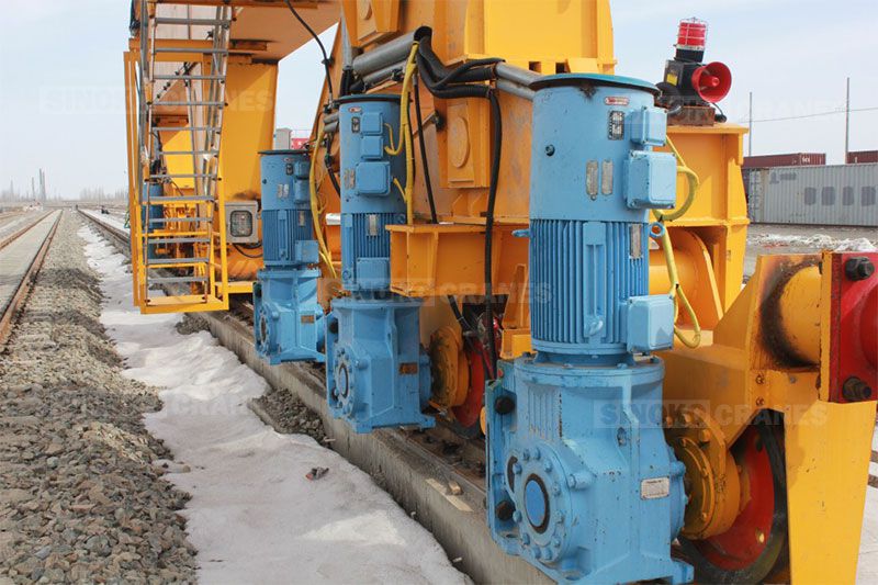 travel mechanism travel mechanism